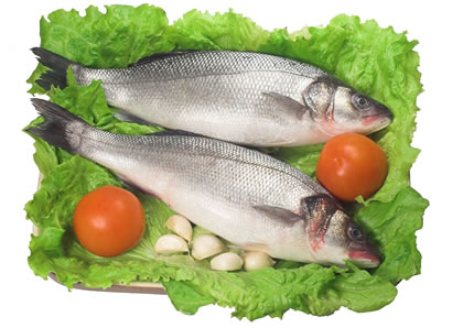 Los niños, a comer tres raciones de pescado